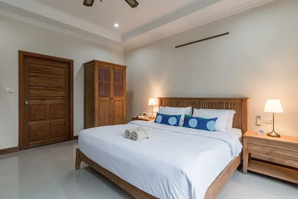 AnB poolvilla 2BR with private beach in pratamnak