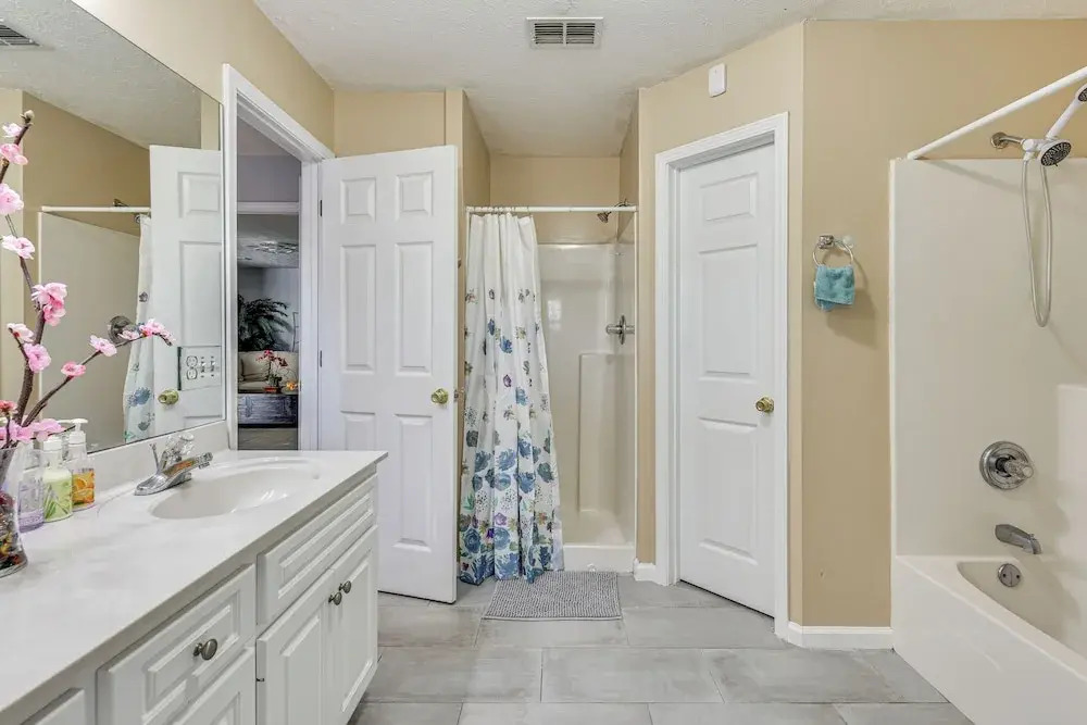 Pet-friendly PCB Home w/ Hot Tub, Near Beaches!
