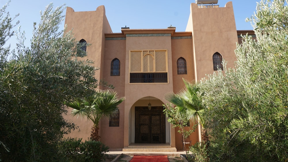 Saphir Paon - Luxury Villa in the middle of a farm