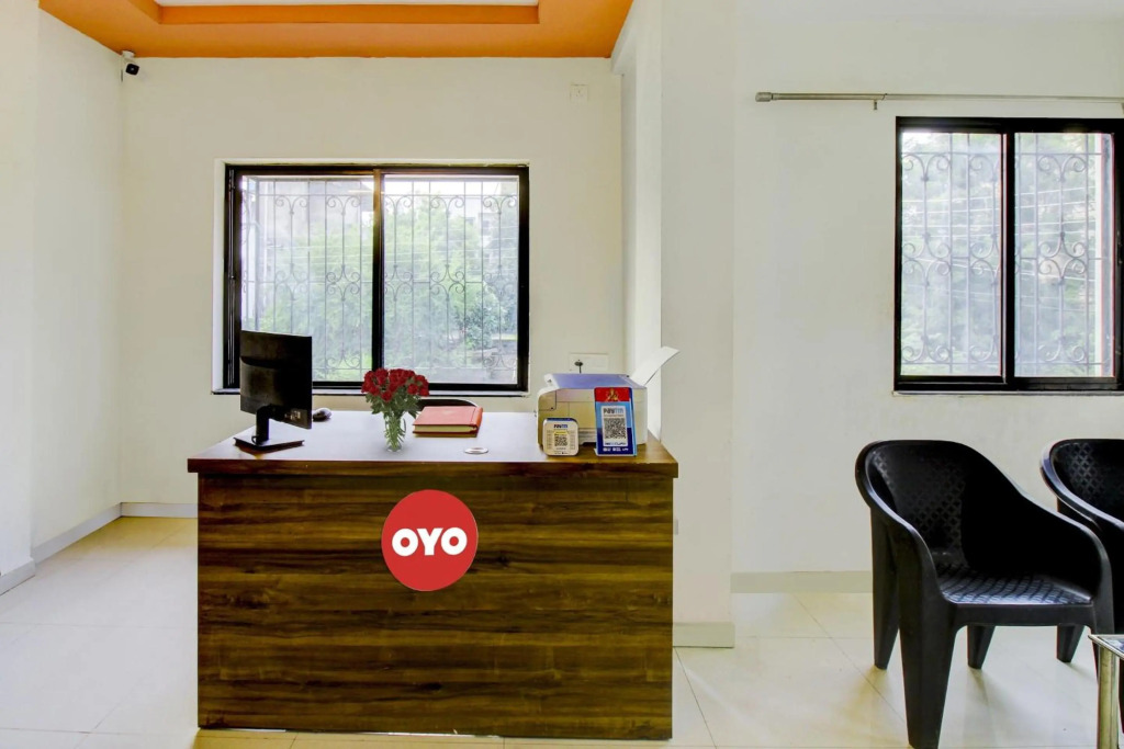 OYO Flagship 70003 Ap Royal Rooms
