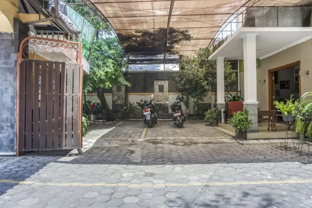 RedDoorz Syariah @ Raya Tajem Maguwo