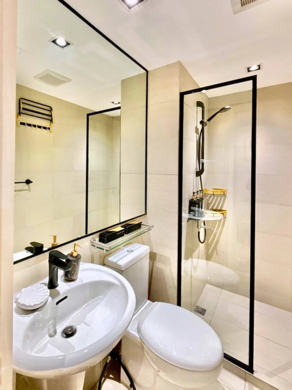 Azure Urban Resort 1br-2br St Tropez