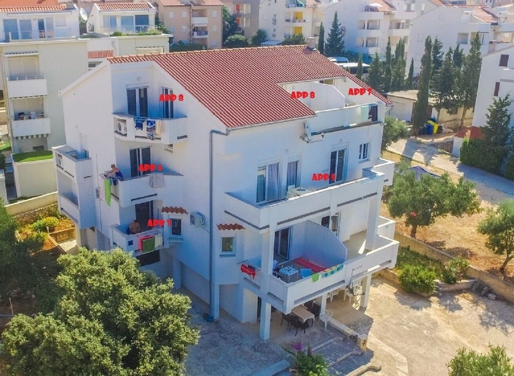 Apartments Boris Novalja