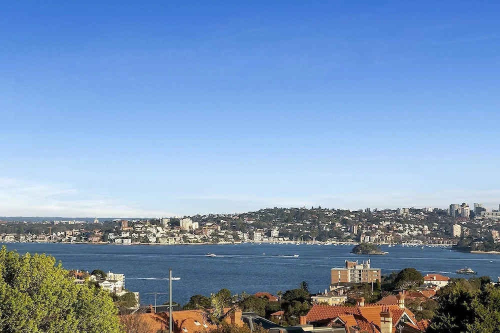 Modern Two Bedroom Apartment with Views - HARIS