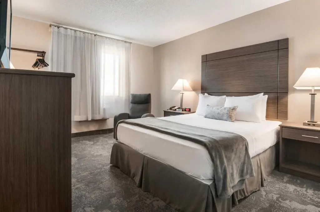 American Inn & Suites Metro Airport
