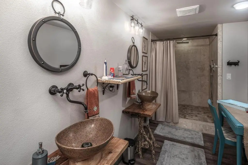 Valley View, 3 BRs, Sleeps 8, Fireplace, WiFI, Pets Welcome, Views