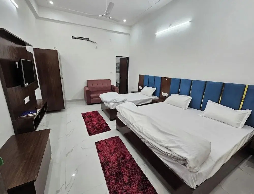 Kharari Inn