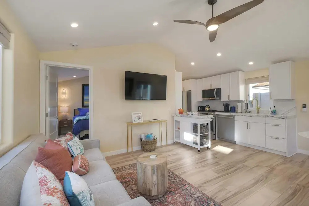 Monarch Cove - Unit C  For 4ppl