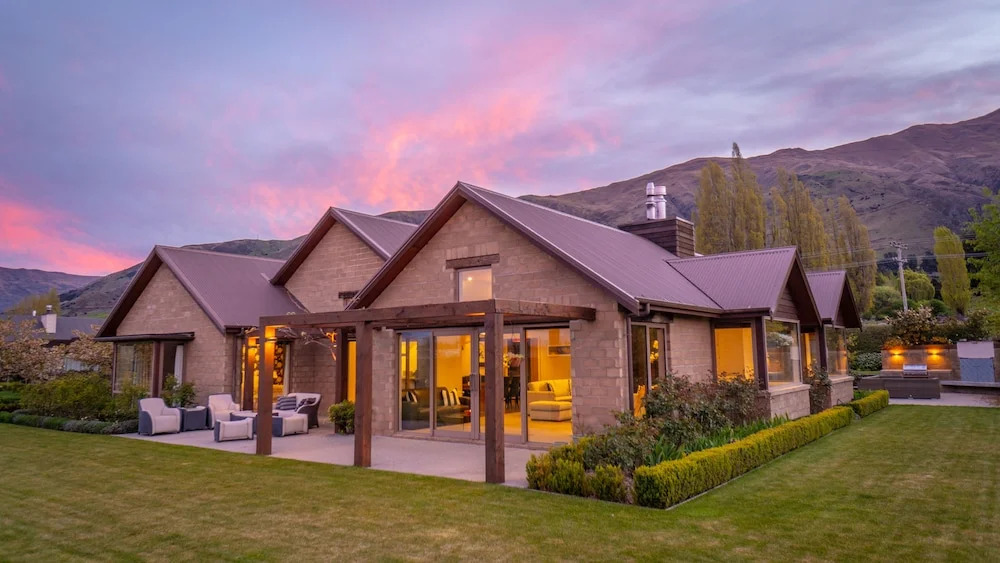 Spacious, Family Home With Several Outdoor Entertaining Areas