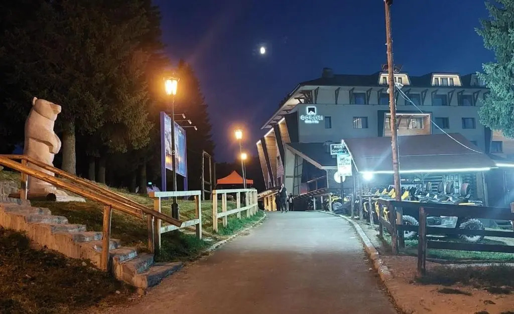 Čar30 Kraljevi čardaci
