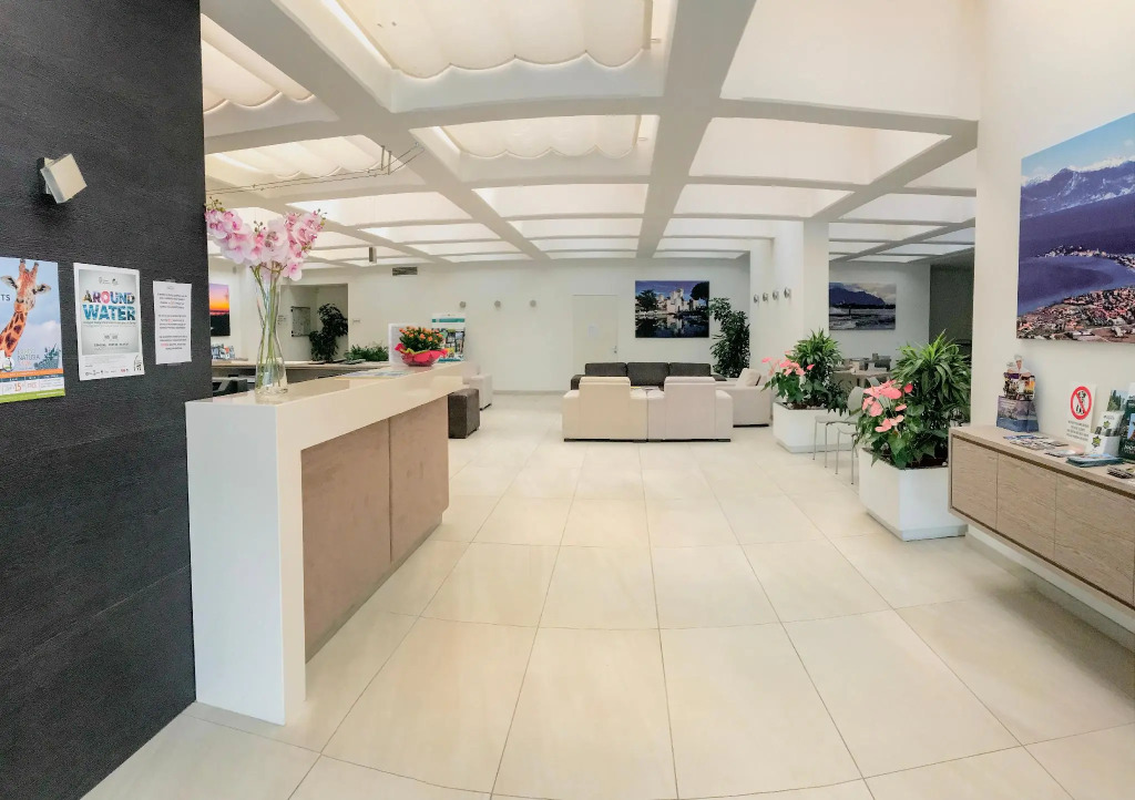 Hotel Holiday