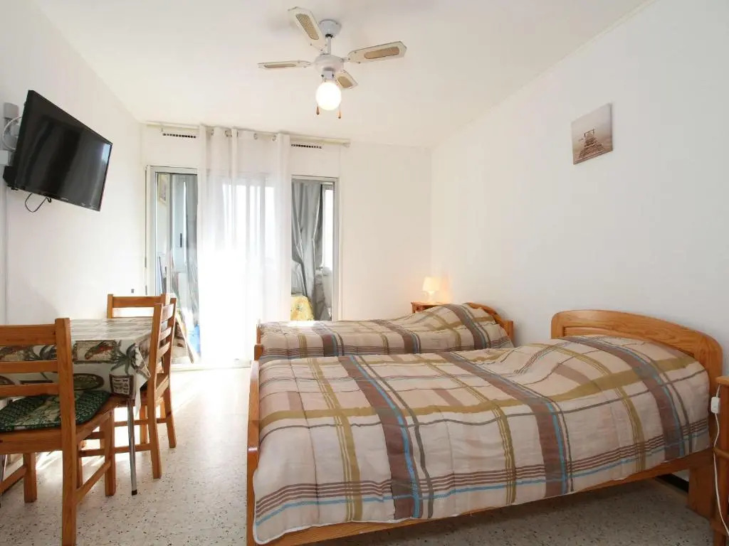 Appartement Balaruc-les-Bains, 1 pièce, 2 personnes - FR-1-553-121
