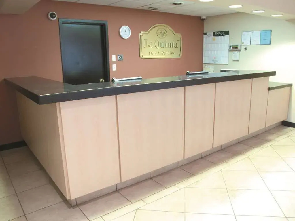 La Quinta Inn Suites White Plains Elmsford