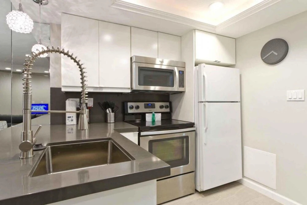Aquarius Condominium 706