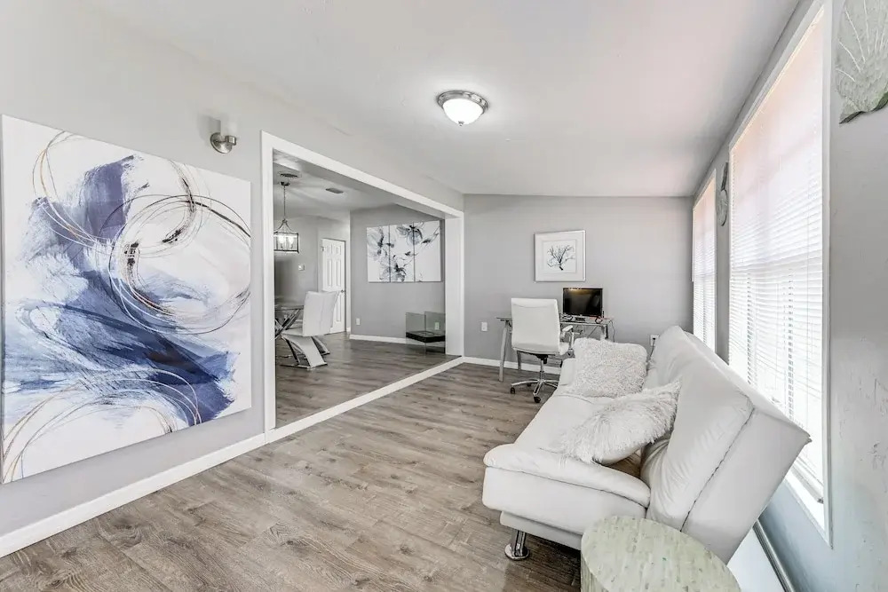 3 Mi to Venice Beach: Pet-friendly Home w/ Yard