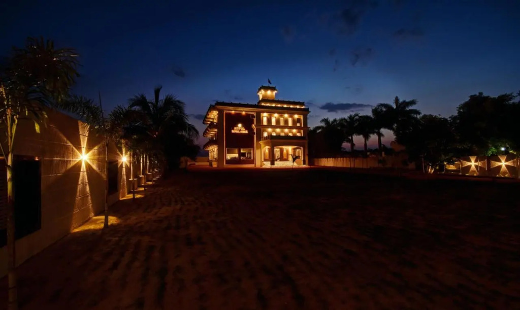 Treebo Premium Royal Amar With Mountain View and Swimming Pool