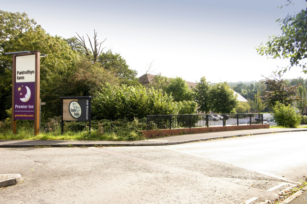 Premier Inn Bridgend (M4, J35)
