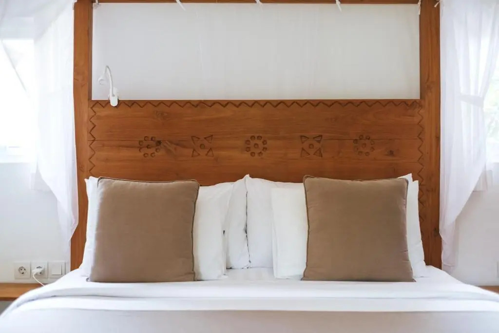2BR Sun&Moon Pool Villa, Walk to Cafés, Near Beach