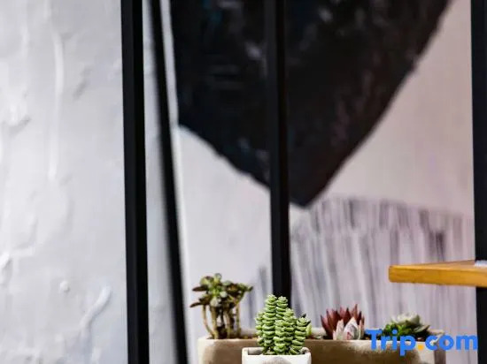 R Boutique Beijing