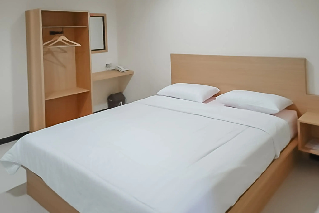 RedDoorz Syariah Plus near Tanjungpura University 2