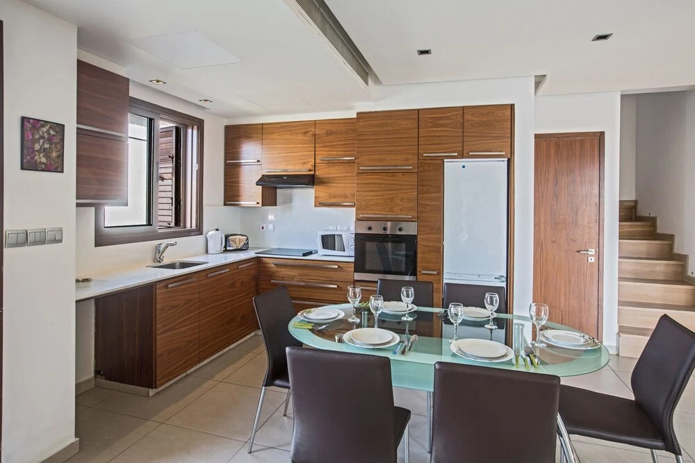 Celebrity Villa Scotty T I3