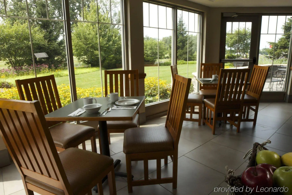 Country Inn & Suites by Radisson, Portage, IN