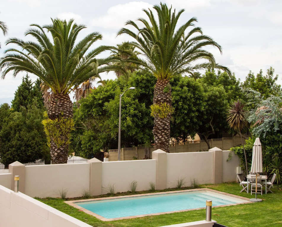 Four Palms Accommodation