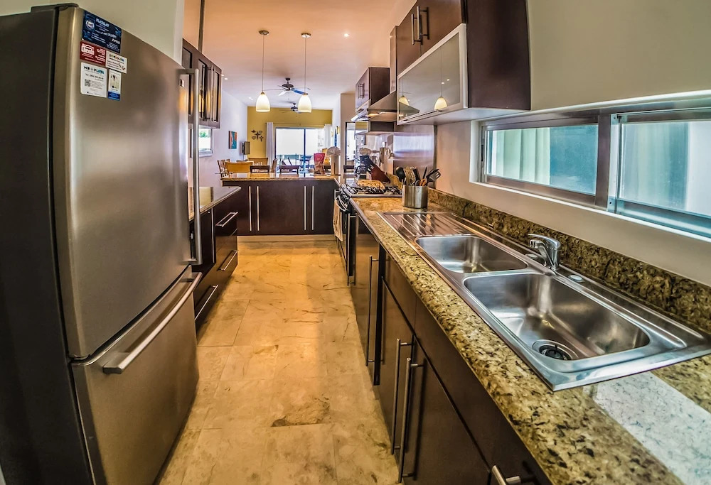 La Vista Condo Beachside