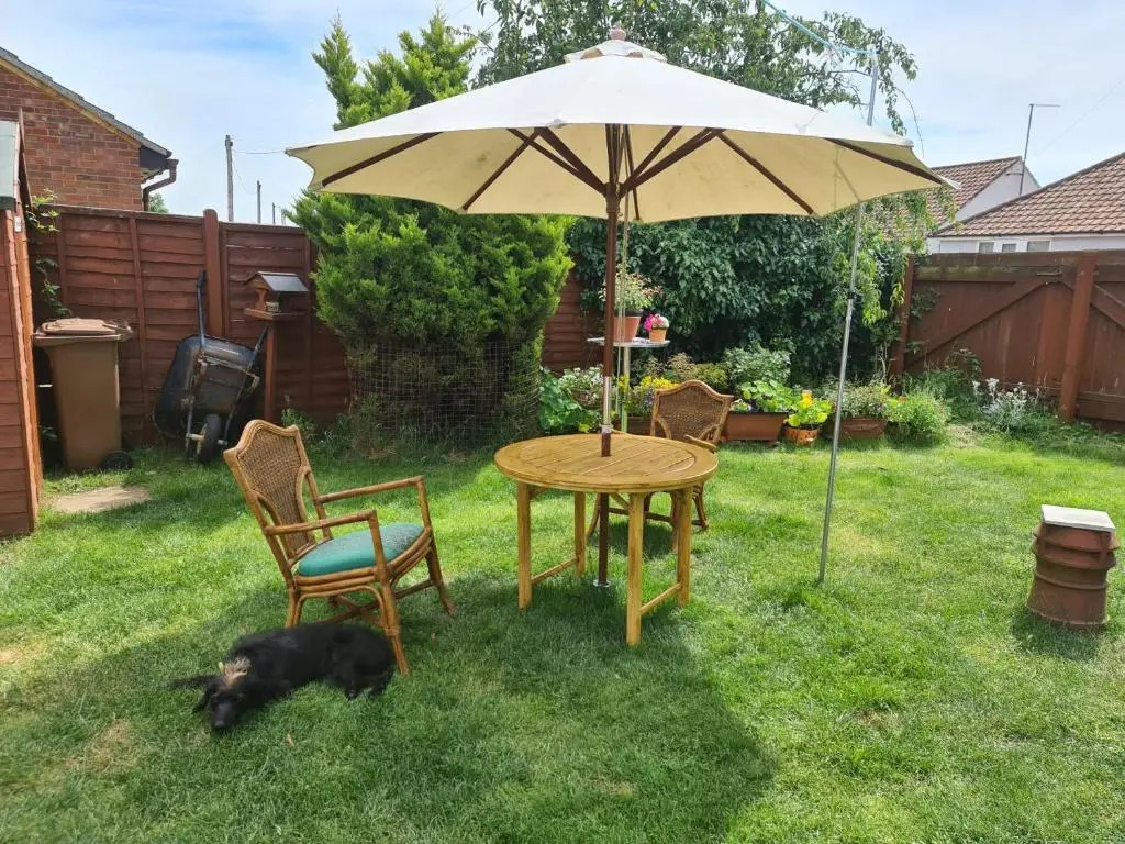 East of Ipswich Bed and Breakfast - Private & Dorm Rooms Suffolk