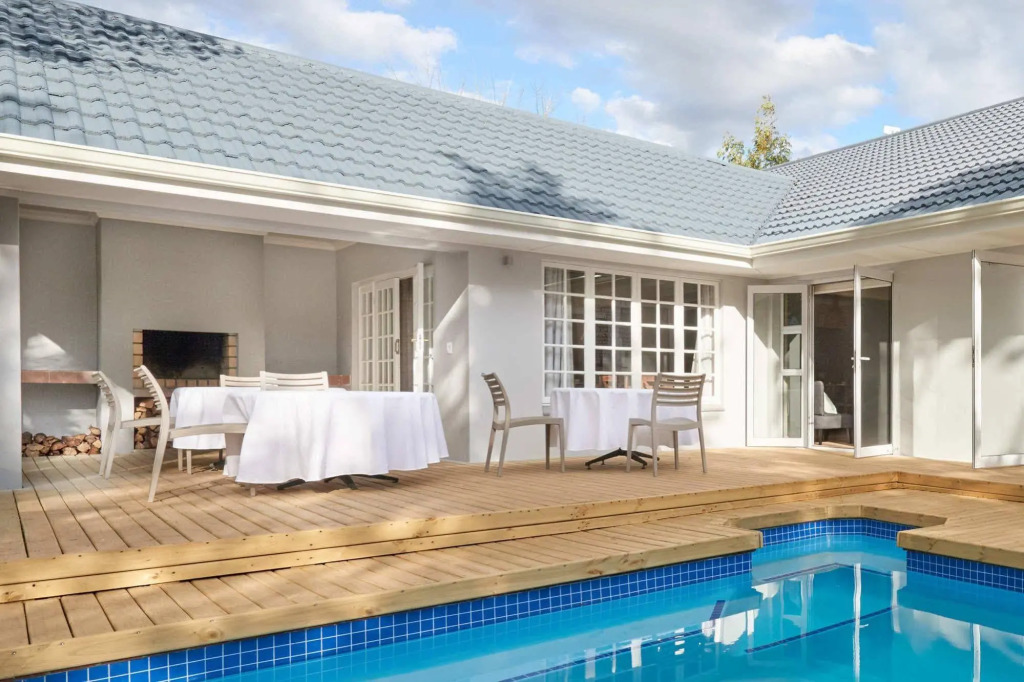 Outeniqua Travel Lodge