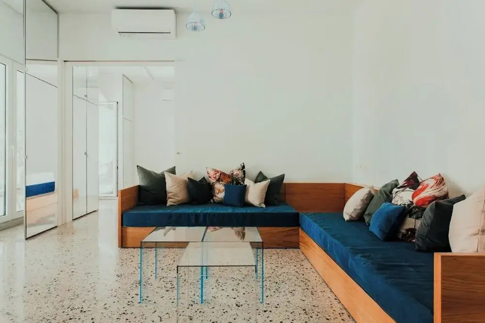 MGM Residencies - Miaouli