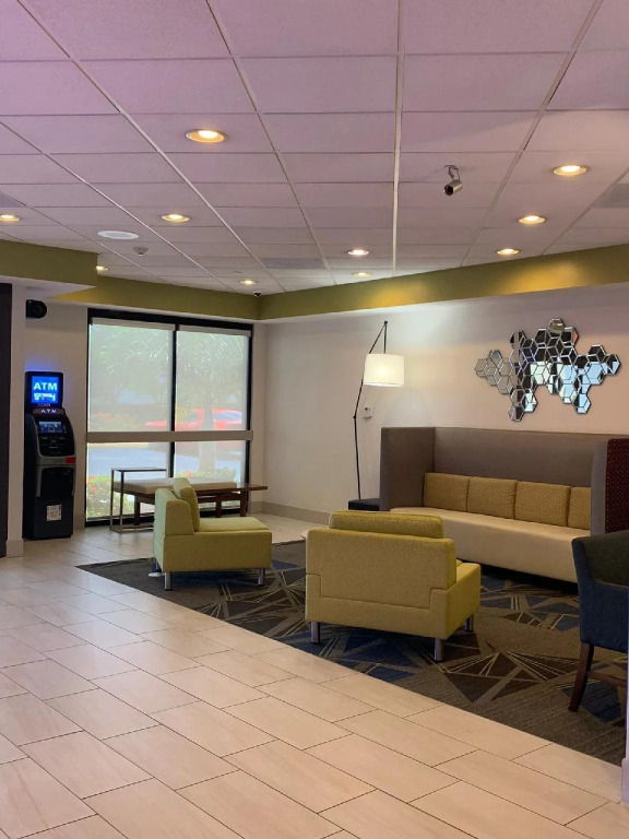 Holiday Inn Express & Suites Miami - Hialeah by IHG