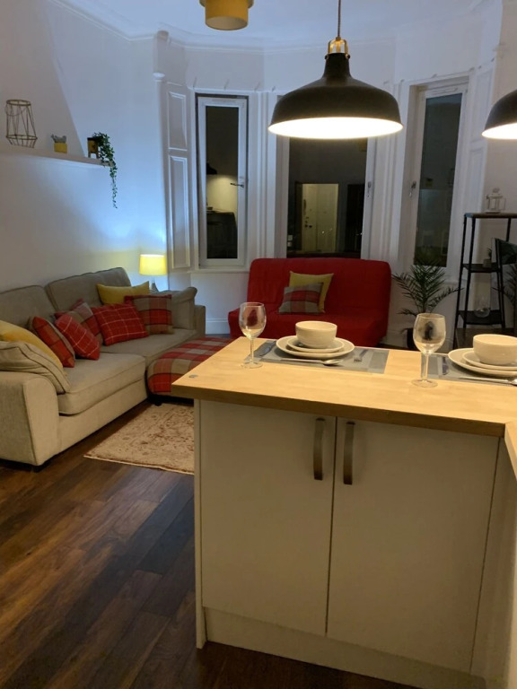 Immaculate 1-bed Apartment in Glasgow Denniston