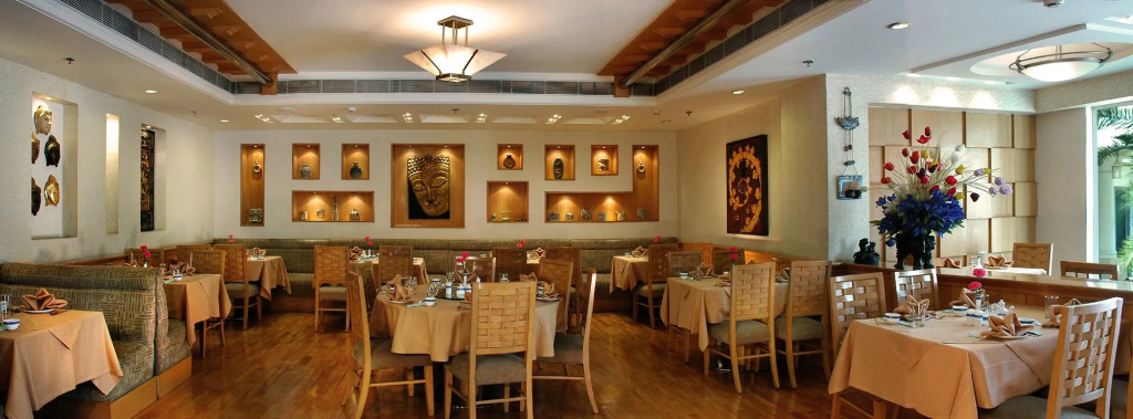 The Palms Town & Country Club - Resort
