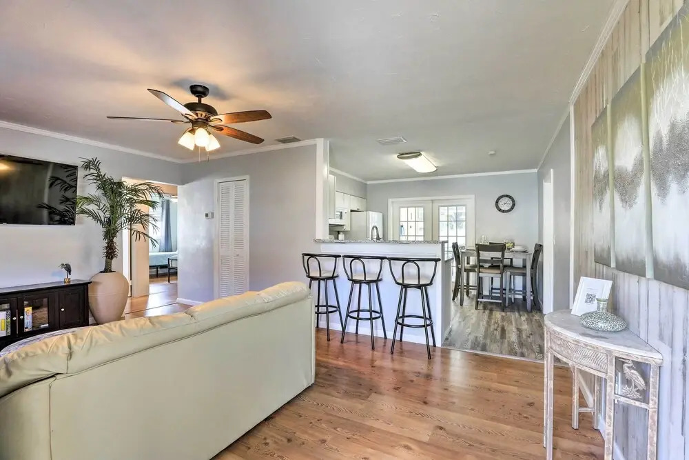 9 Mi to Beaches Home with Pool and Patio in Bradenton