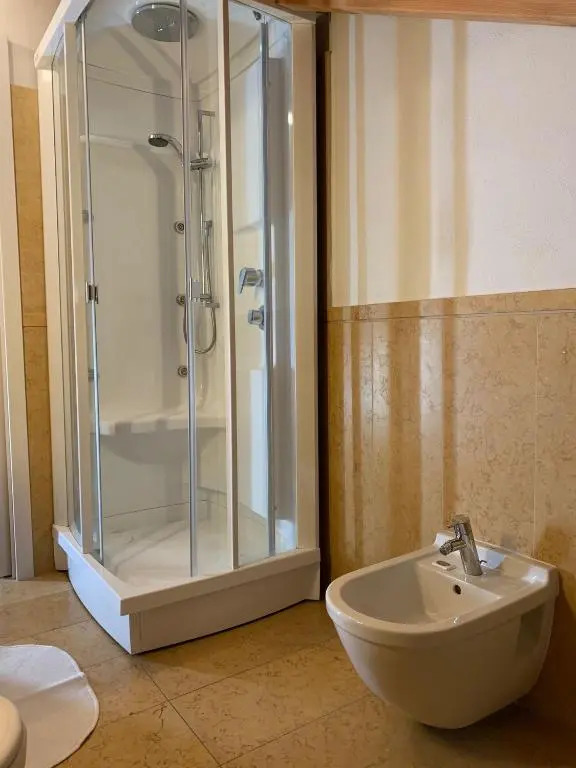 RL - Boutique Suites & Apartments