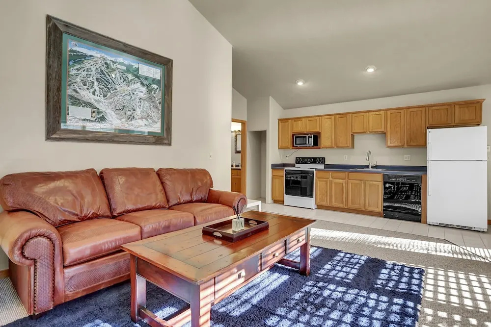 New Listing! Dazzling Custom , Near Skiing 5 Bedroom Home