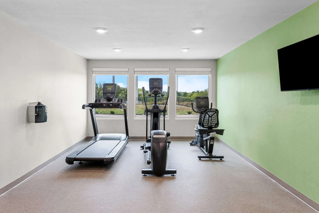 Woodspring Suites Kansas City Airport