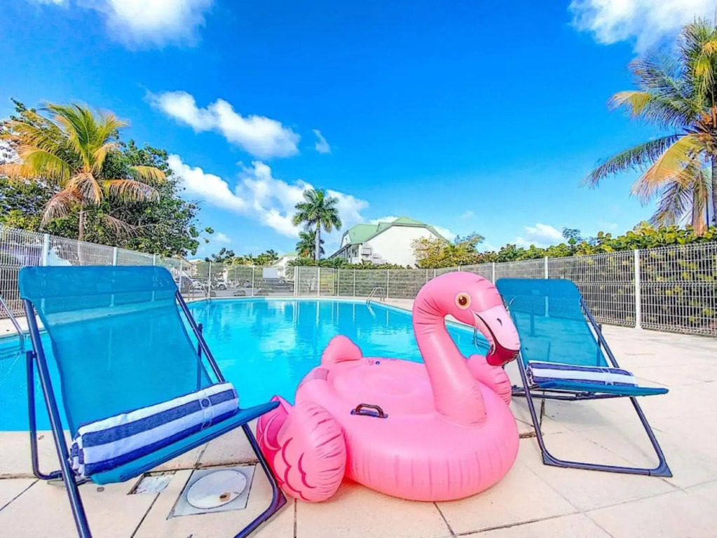 Maracuja 5, Orient Bay village, walkable beach at 100m