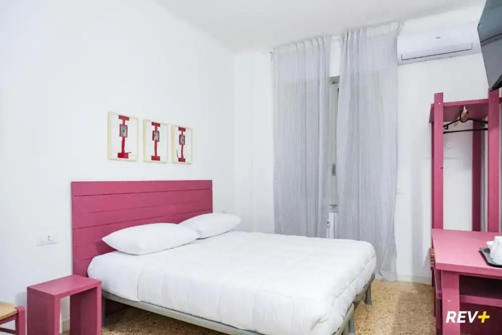 Lia Art Hotel