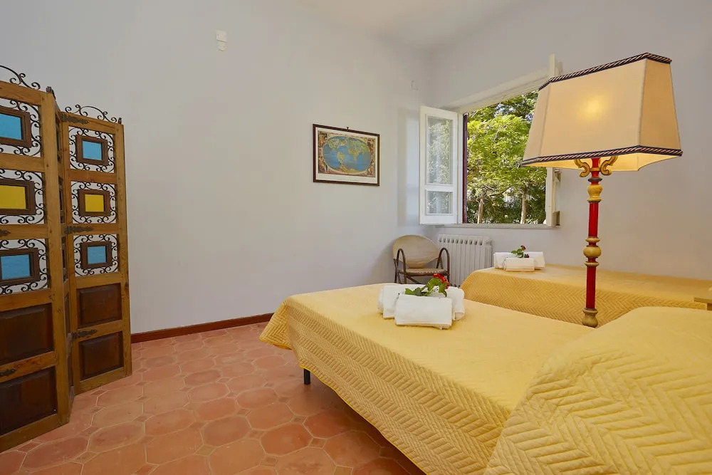Villa Del Carrubo