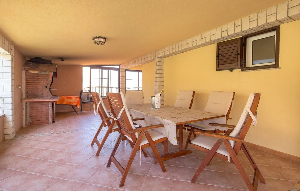 Awesome Home in Pag With Wifi and 3 Bedrooms