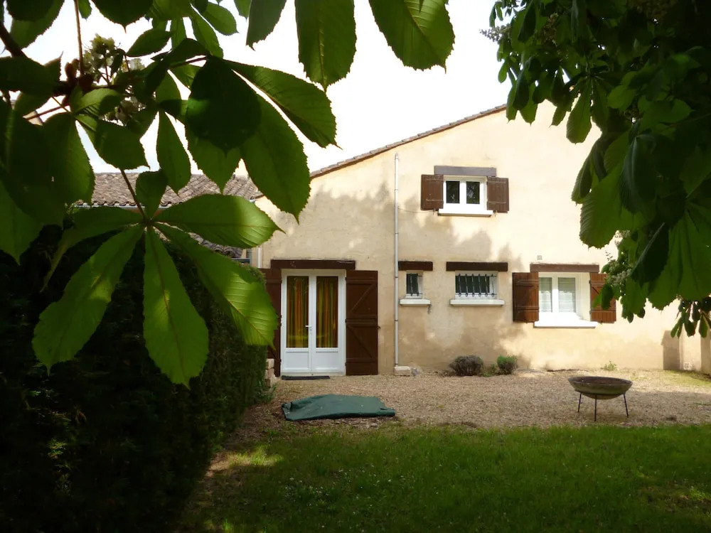 Les Sureaux