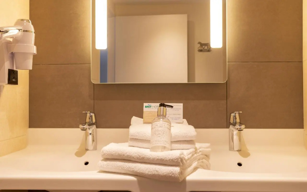 Brit Hotel Ploermel - Hotel de lHippodrome