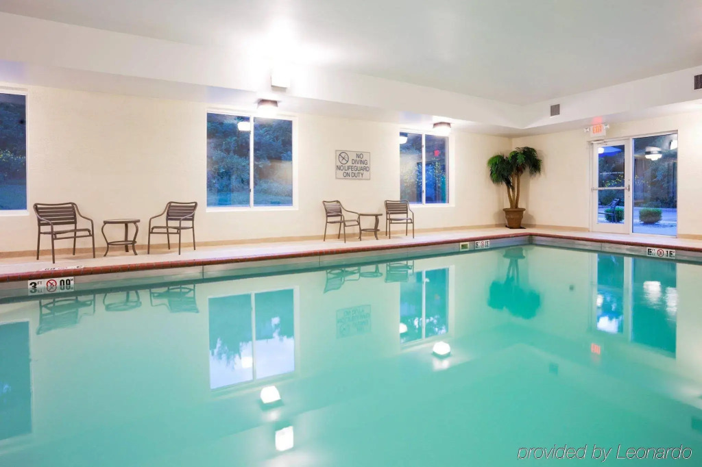 Holiday Inn Express Hotel & Suites Cincinnati Southeast Newport by IHG