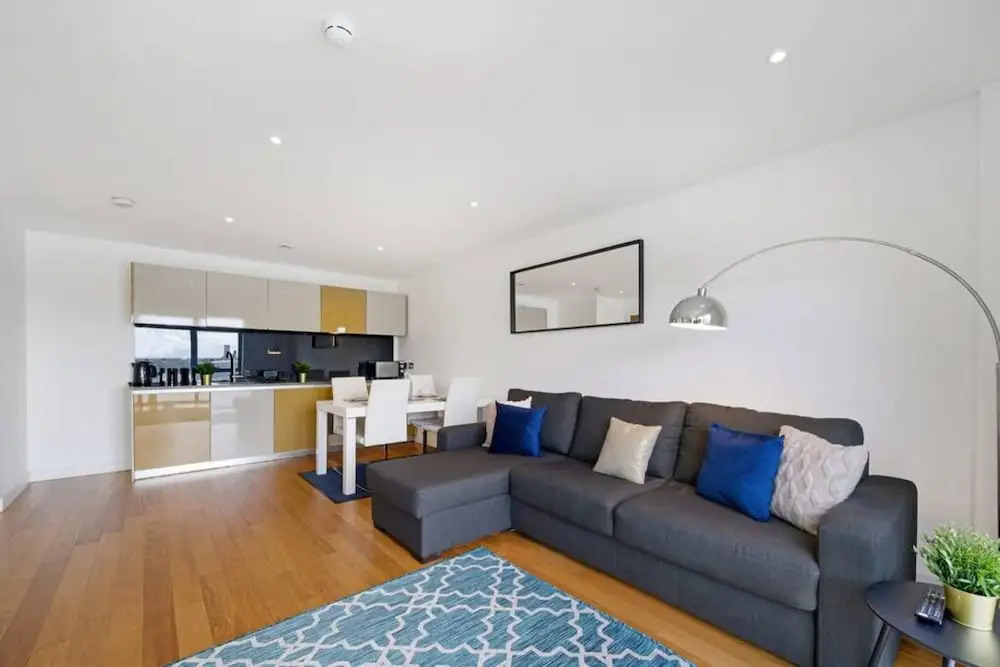 Host & Stay - Waterfront View