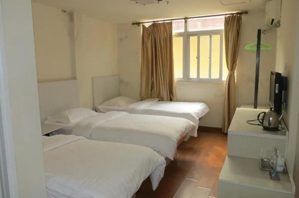 Huazhi Business Hotel
