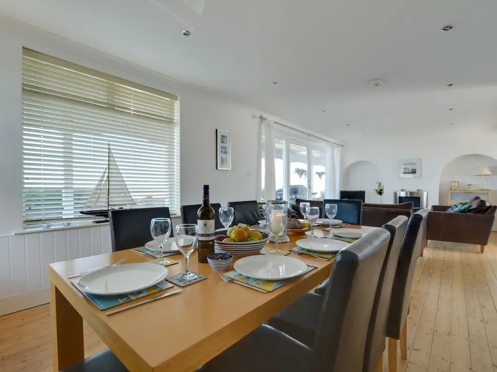 Seaside Holiday Home in Deal near Hiking, Nightlife, & Squash Club