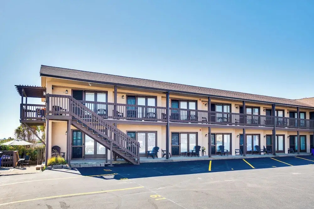 'beachfront 9' Condo on Old Orchard Beach