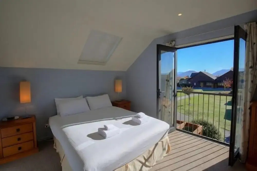 Heritage Villa 10 - Wanaka Holiday Home